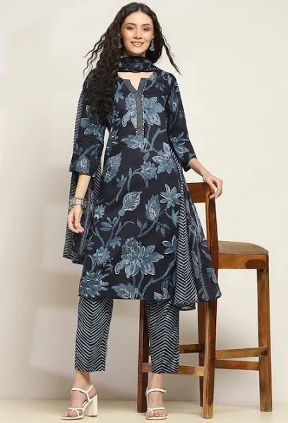 Stylish kurtas for women in valanchery | best kurtas
elegant kurta with modern design